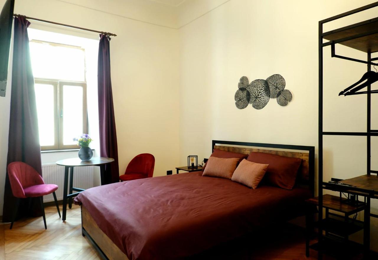 The Industrique Home - 3 Bedroom Apartment Тимишоара Экстерьер фото