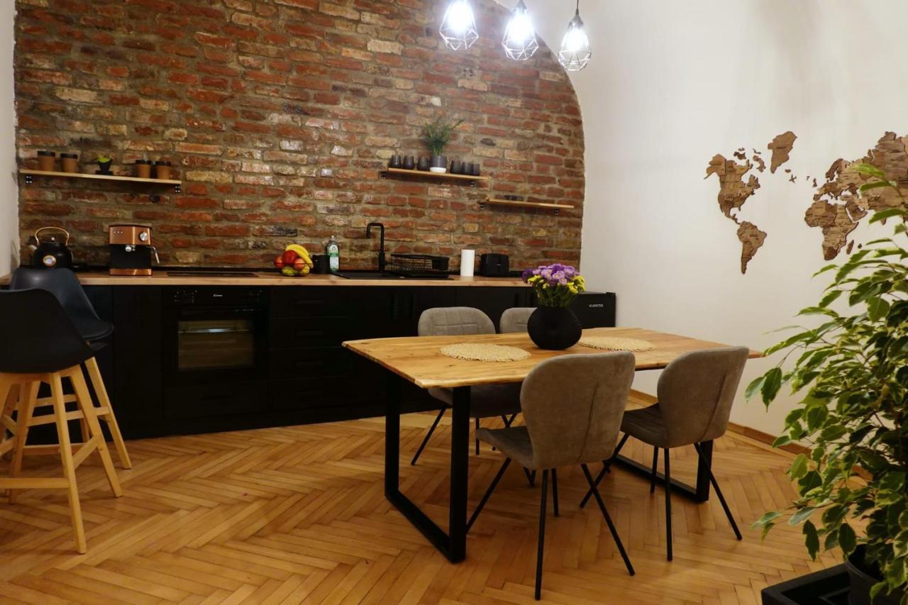 The Industrique Home - 3 Bedroom Apartment Тимишоара Экстерьер фото