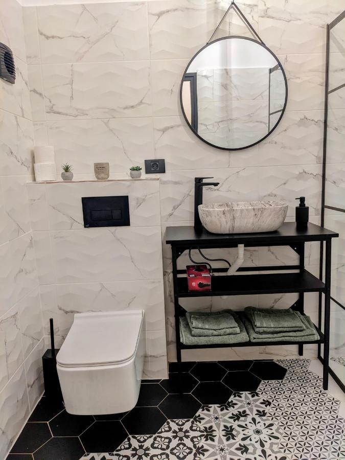The Industrique Home - 3 Bedroom Apartment Тимишоара Экстерьер фото