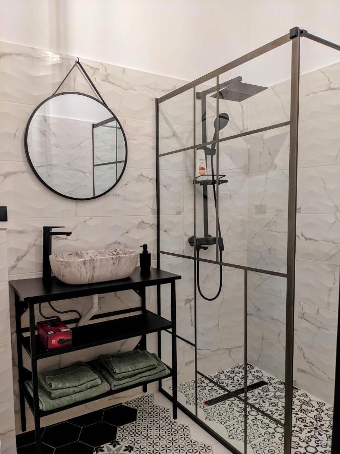 The Industrique Home - 3 Bedroom Apartment Тимишоара Экстерьер фото