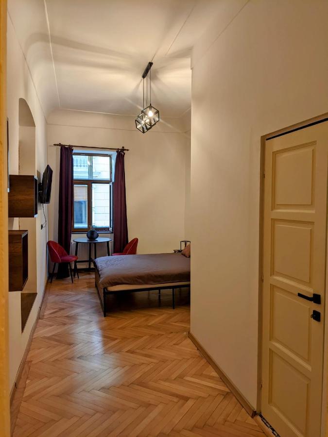 The Industrique Home - 3 Bedroom Apartment Тимишоара Экстерьер фото